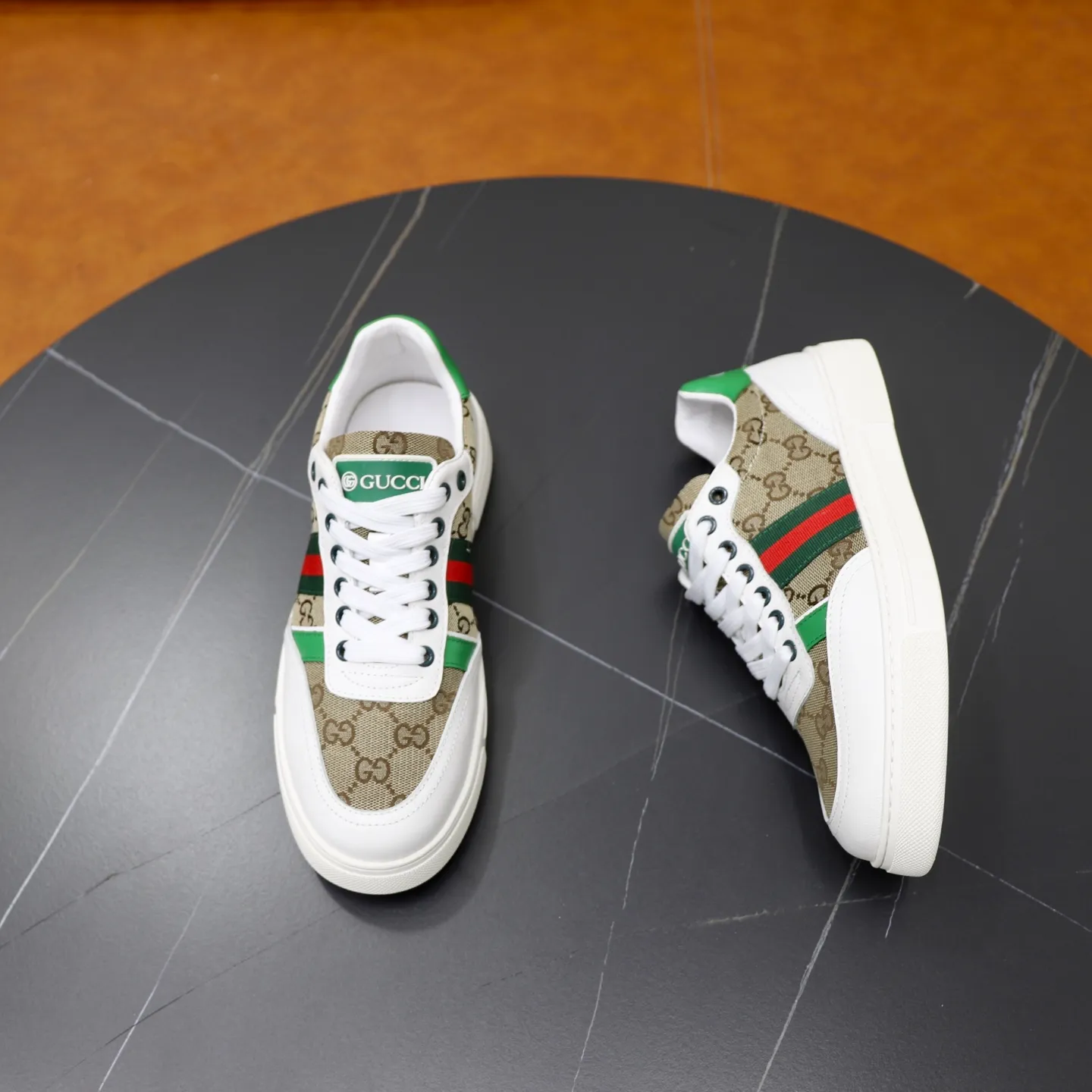 Ex-factory price: 420💰🙅‍♂️🙅‍♂️🙅‍♂️ Brand: GUCCI Standard code: 38-44 (45 customized) Grade: Same as the official website Material: Original leather splicing Comfortable and breathable sheepskin lining Original wear-resistant outsole Style category: Men's fashionable casual shoes Running sneakers Distinguished luxury brand elements Top luxury Color: actual picture color